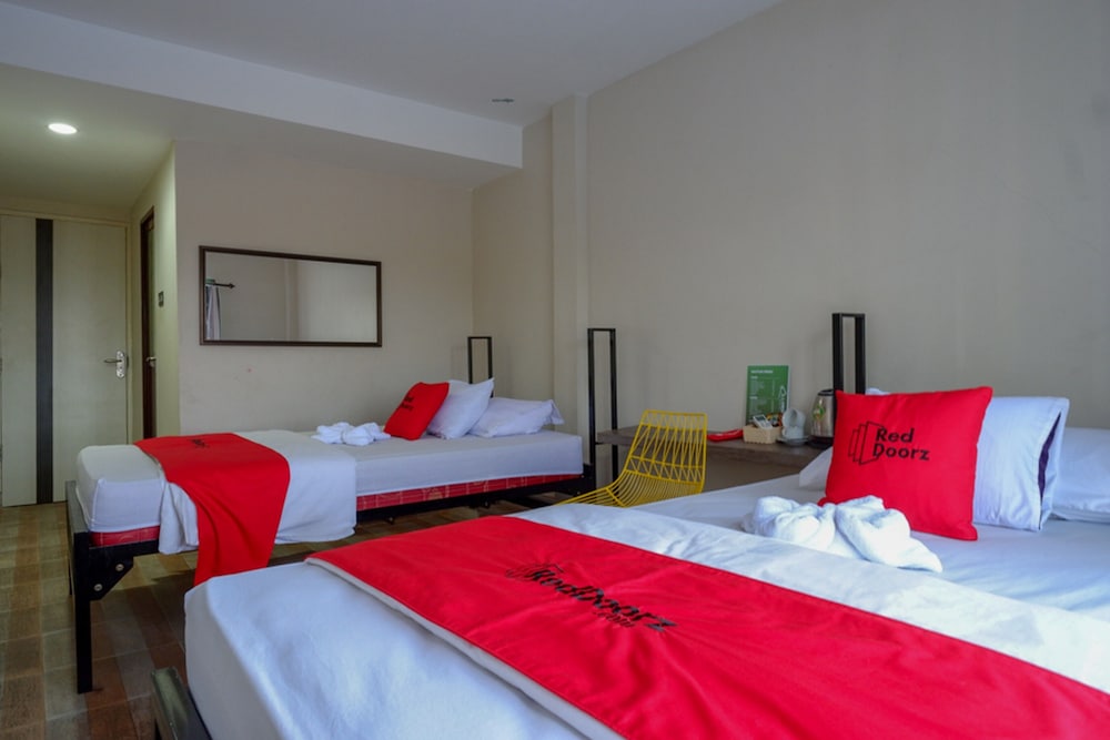 reddoorz jalan jenderal sudirman palopo