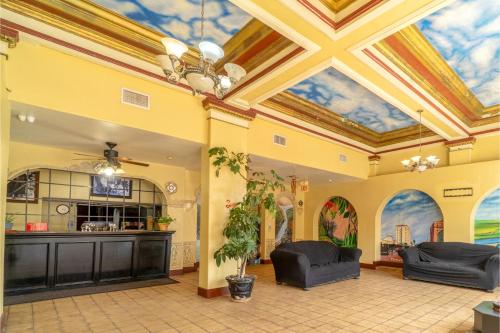 colonial hotel