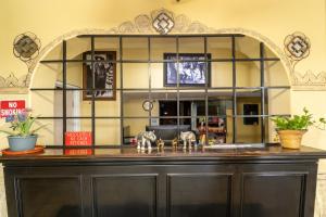colonial hotel