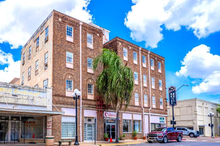 colonial hotel