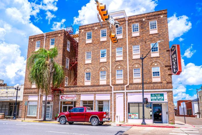 colonial hotel