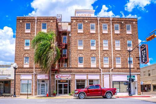 colonial hotel