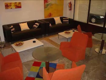 lhostal hotel dinterior