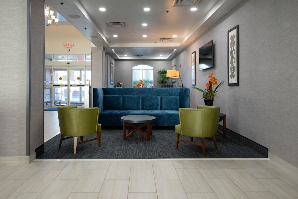 holiday inn express and suites kansas city grandvi