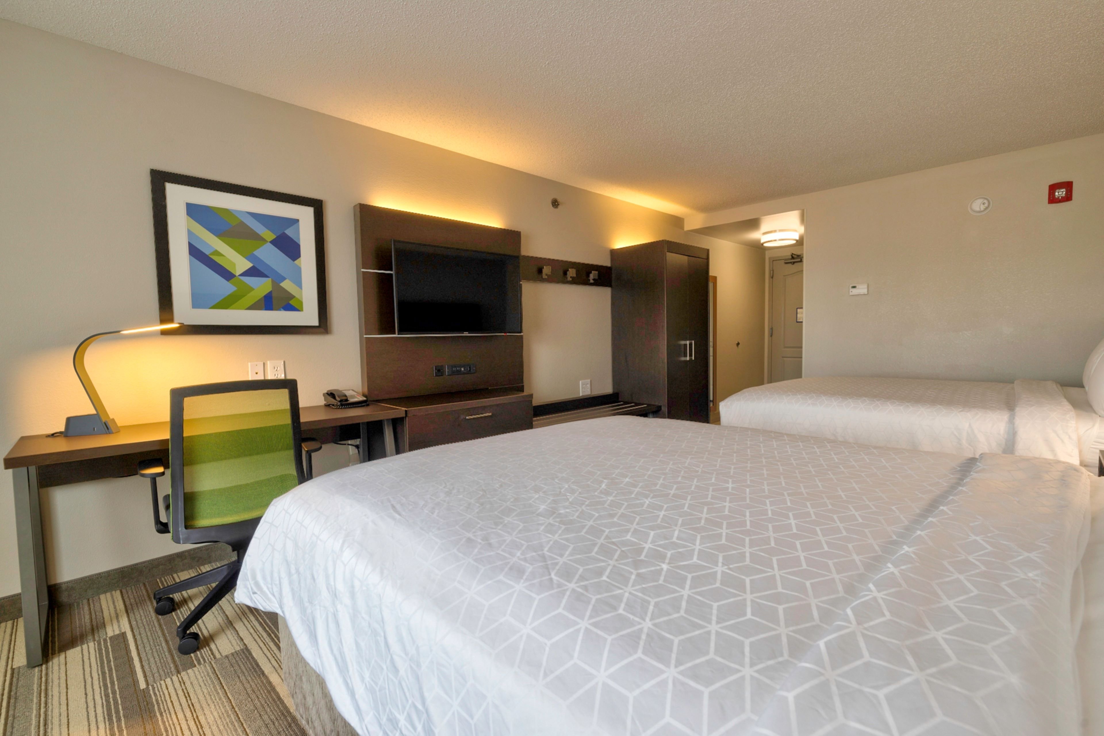 holiday inn express and suites kansas city grandvi