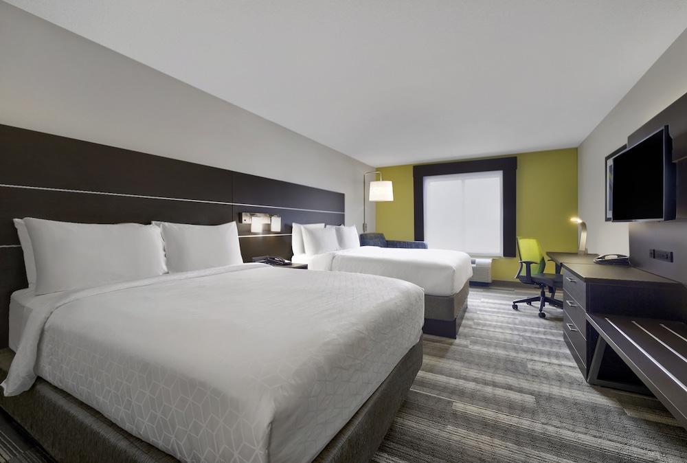 holiday inn express and suites kansas city grandvi