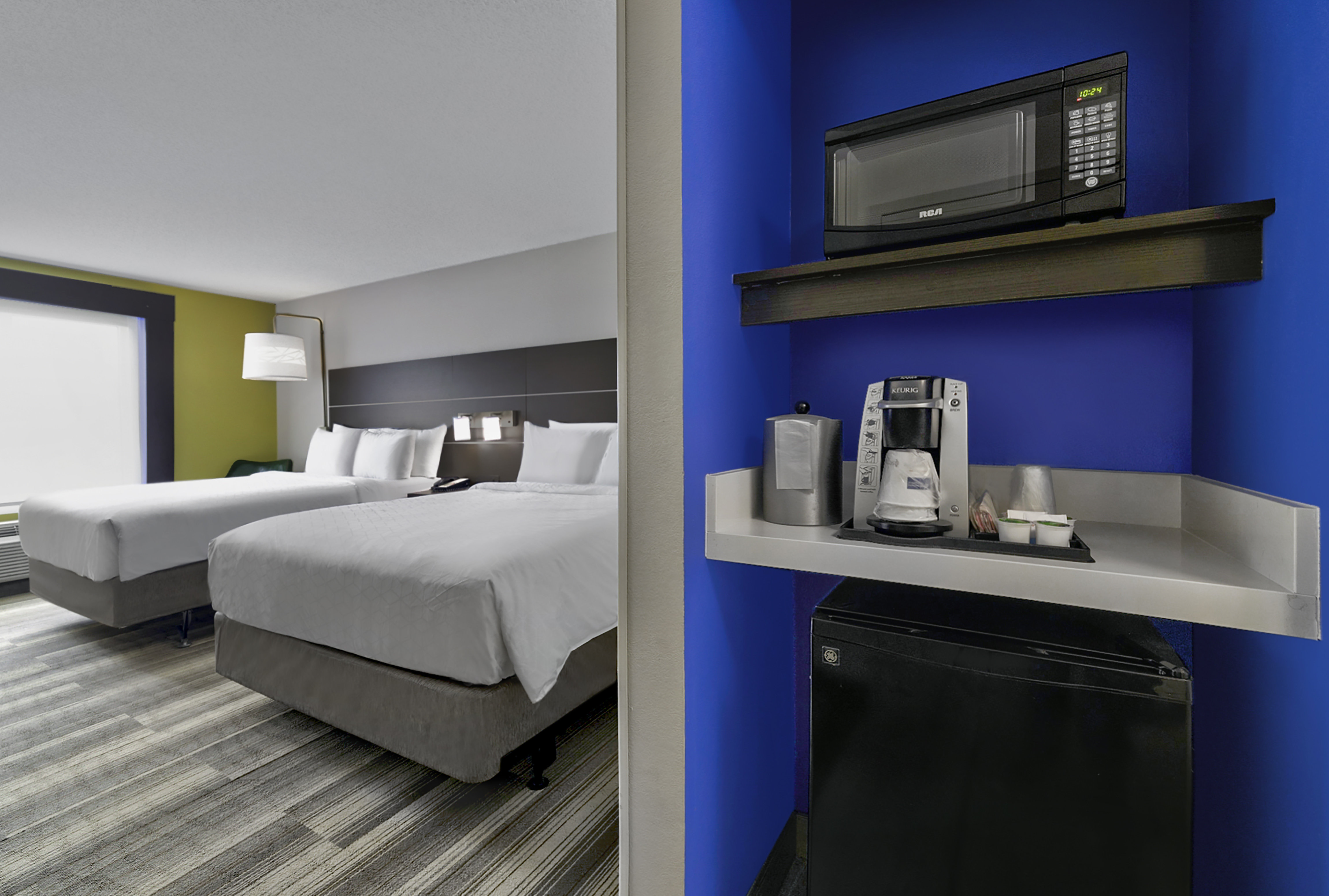 holiday inn express and suites kansas city grandvi