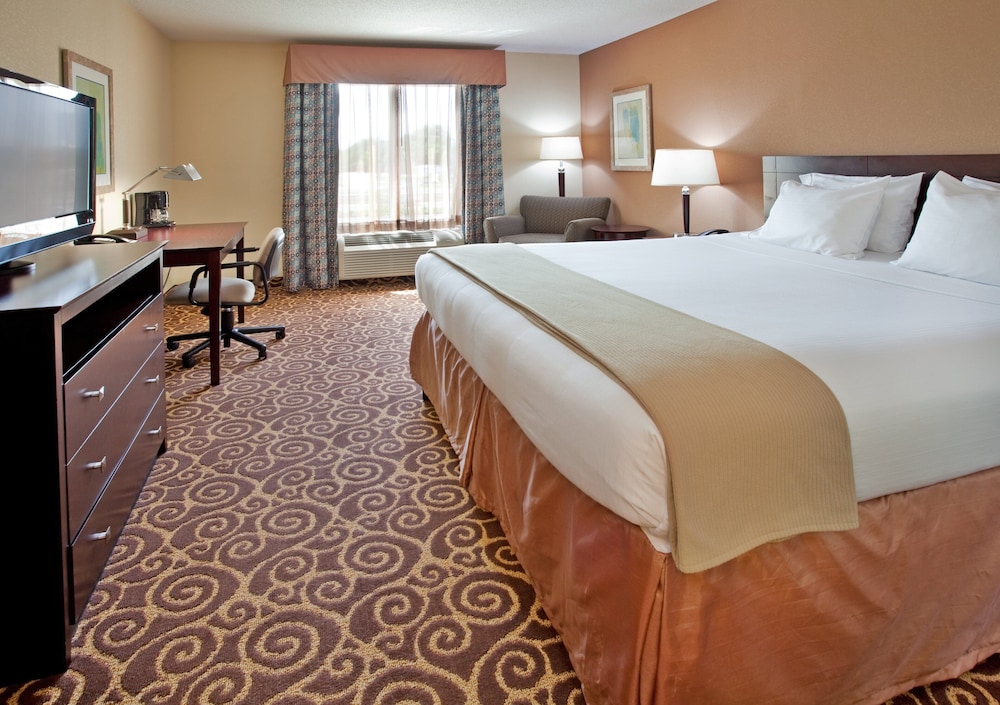 holiday inn express and suites kansas city grandvi