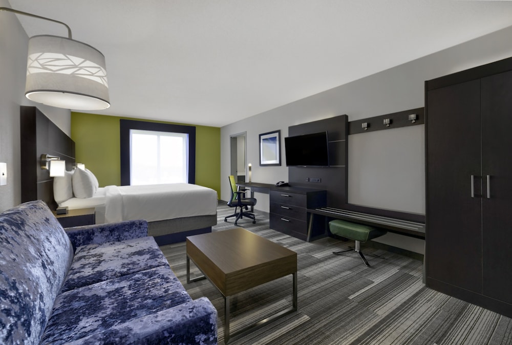 holiday inn express and suites kansas city grandvi