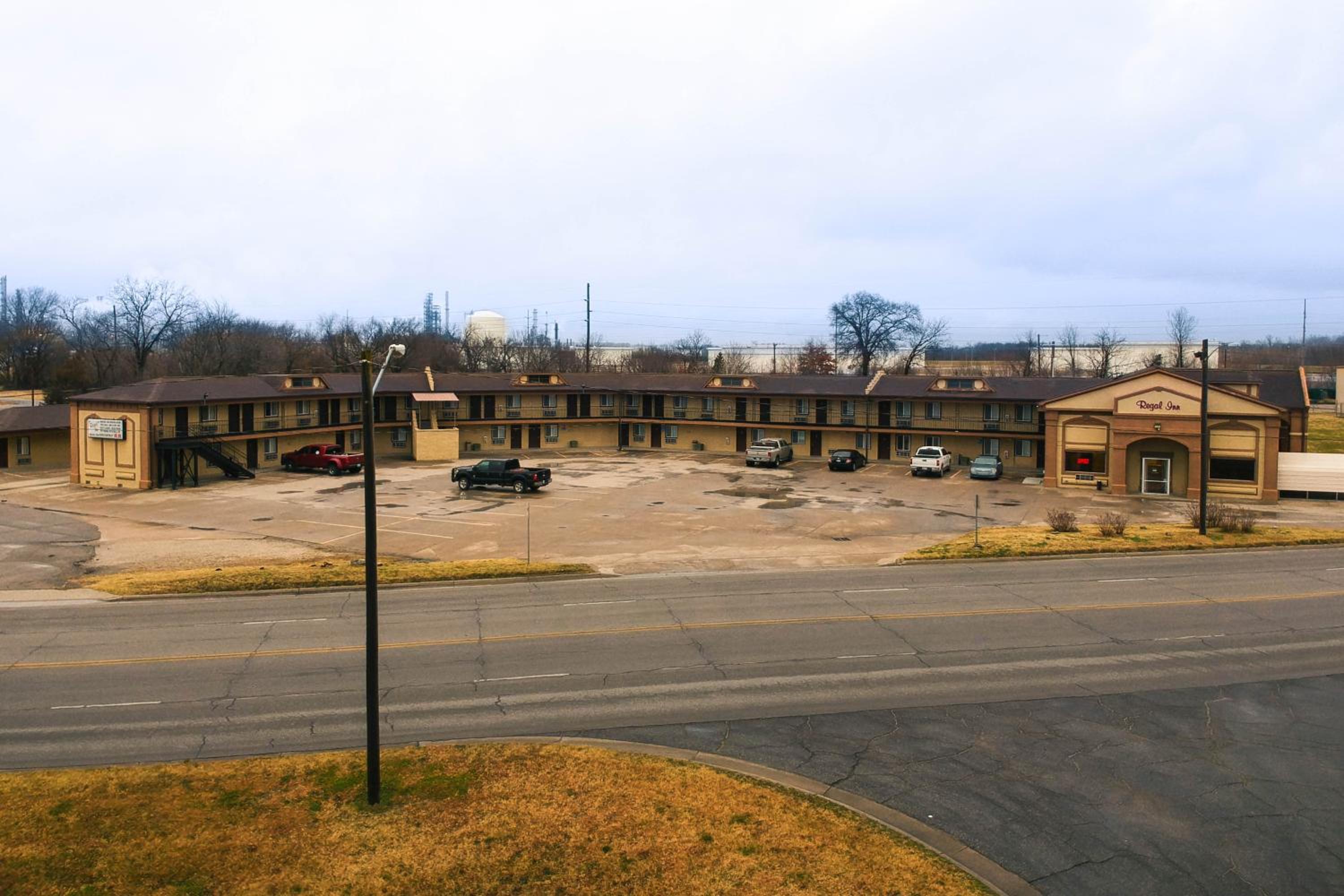 regal inn coffeyville