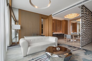 renaissance chengdu hotel