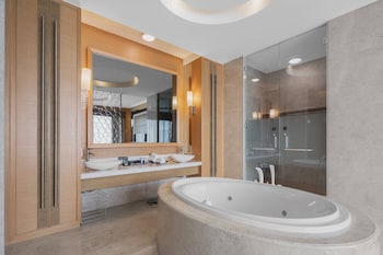 renaissance chengdu hotel
