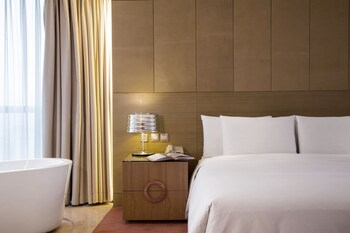 renaissance chengdu hotel