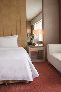 renaissance chengdu hotel