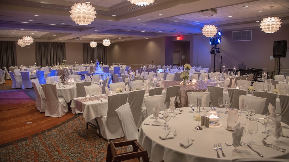 holiday inn hotel and suites davenport by ihg