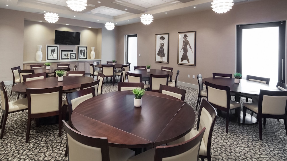 holiday inn hotel and suites davenport by ihg
