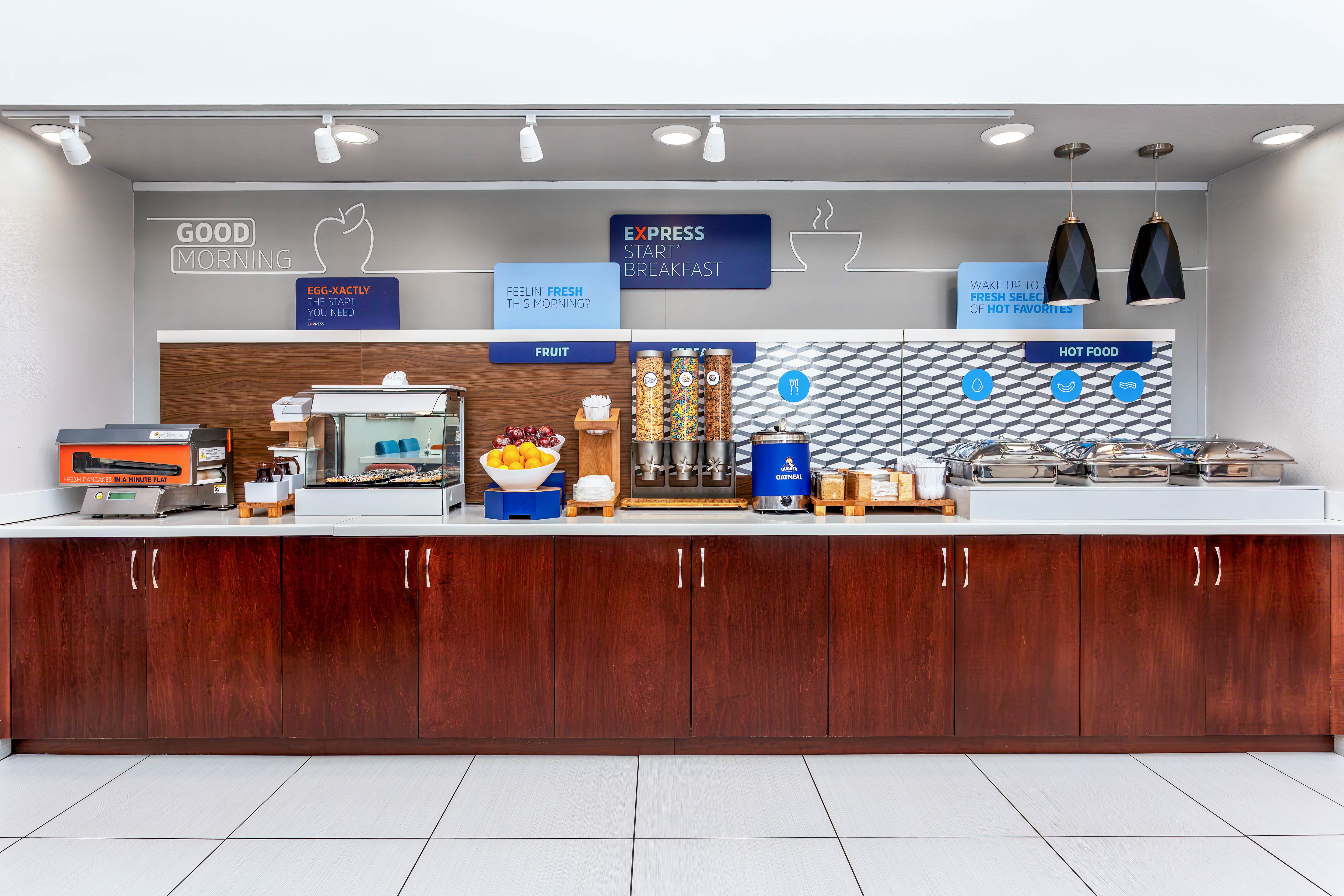 holiday inn express and suites lantana by ihg