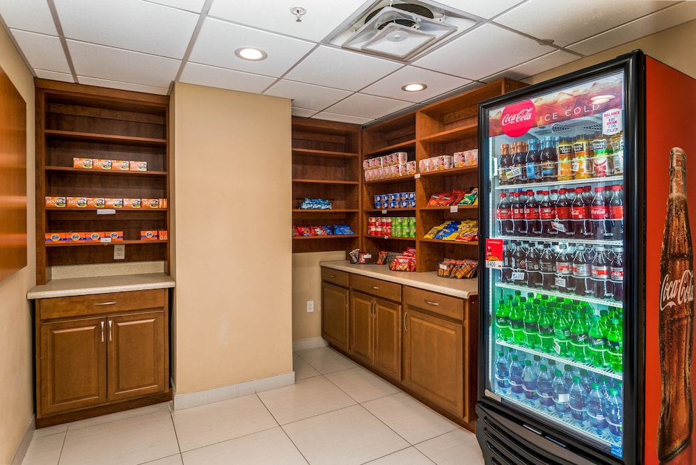 holiday inn express and suites lantana by ihg
