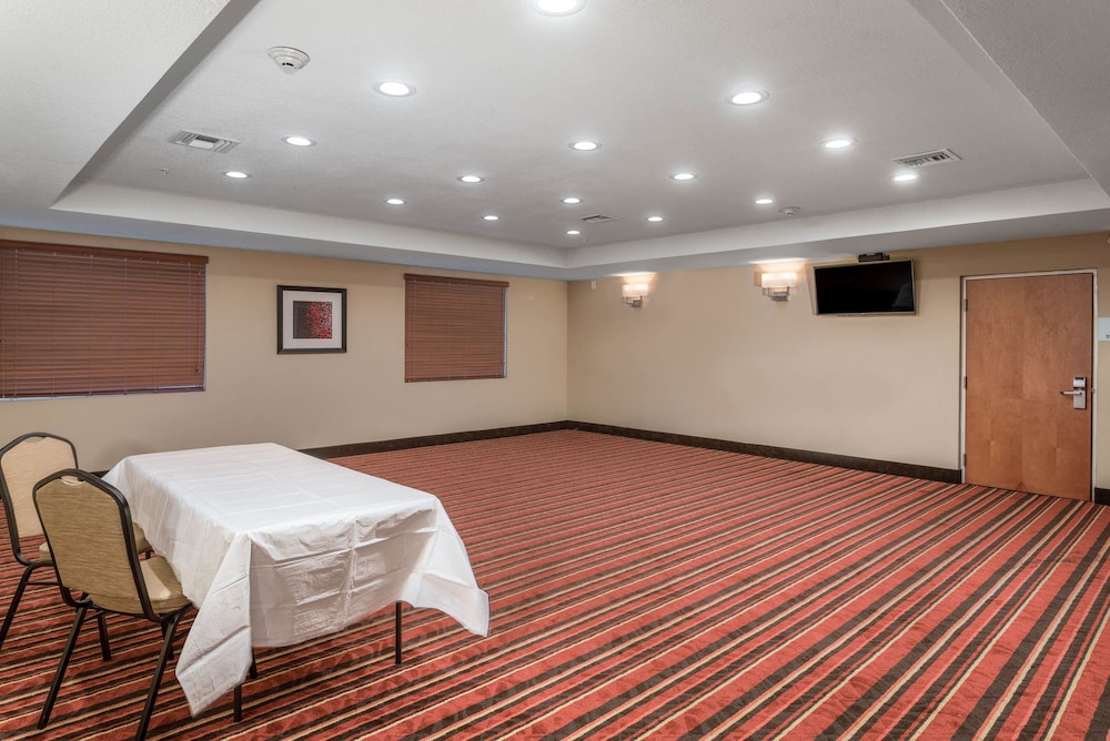 holiday inn express and suites lantana by ihg