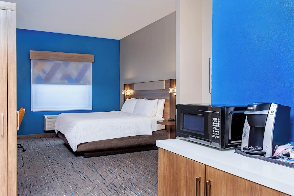 holiday inn express and suites lantana by ihg