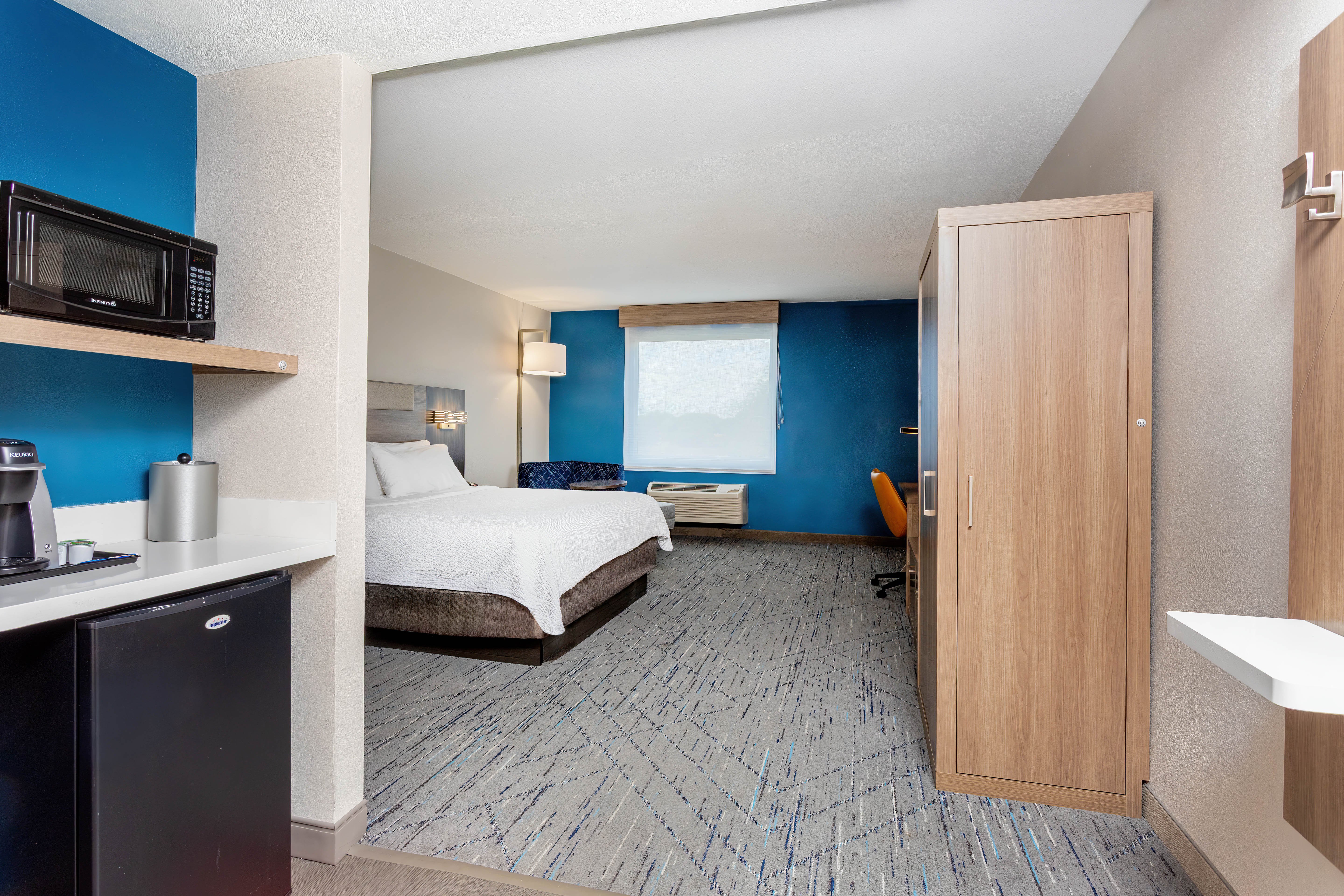 holiday inn express and suites lantana by ihg