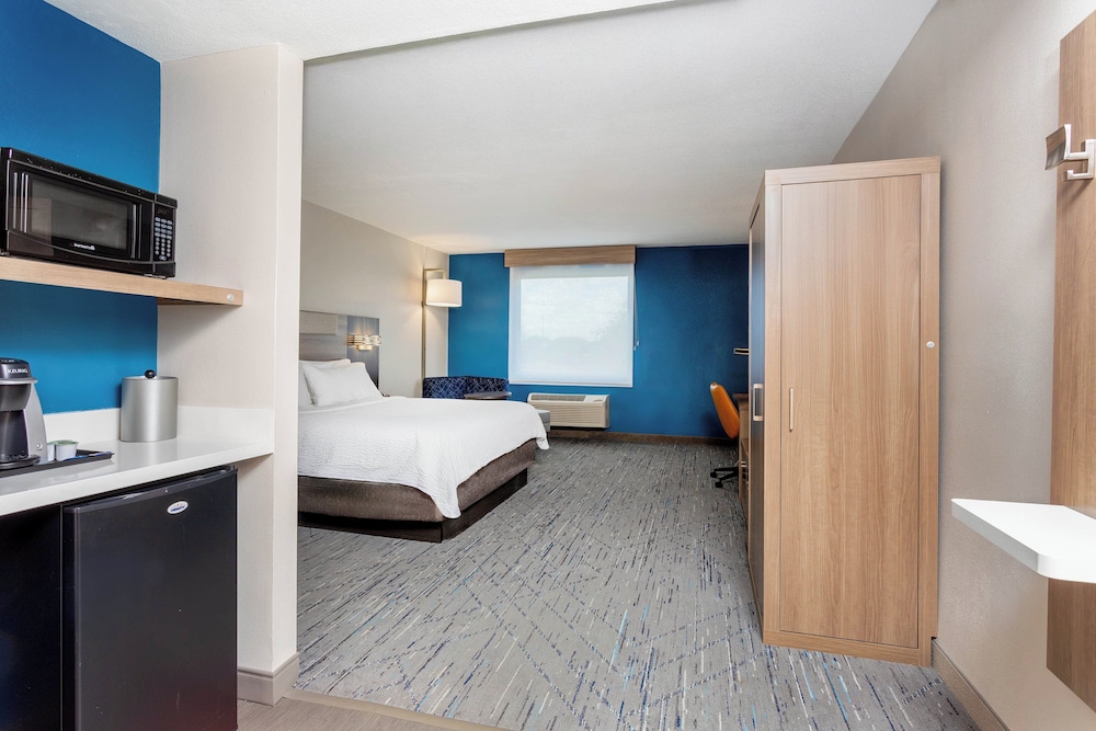 holiday inn express and suites lantana by ihg