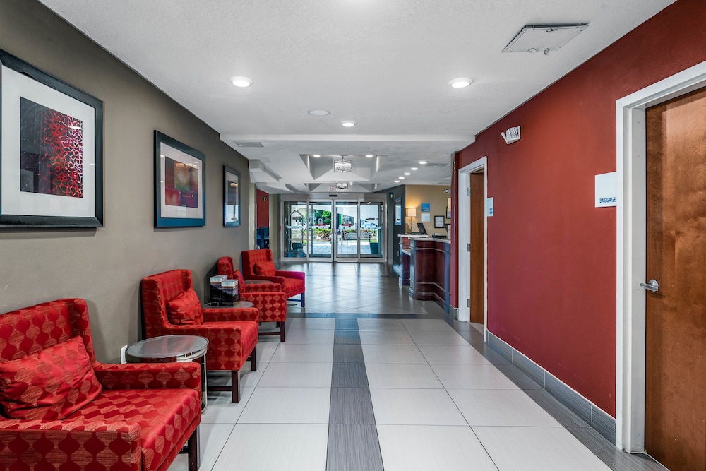 holiday inn express and suites lantana by ihg