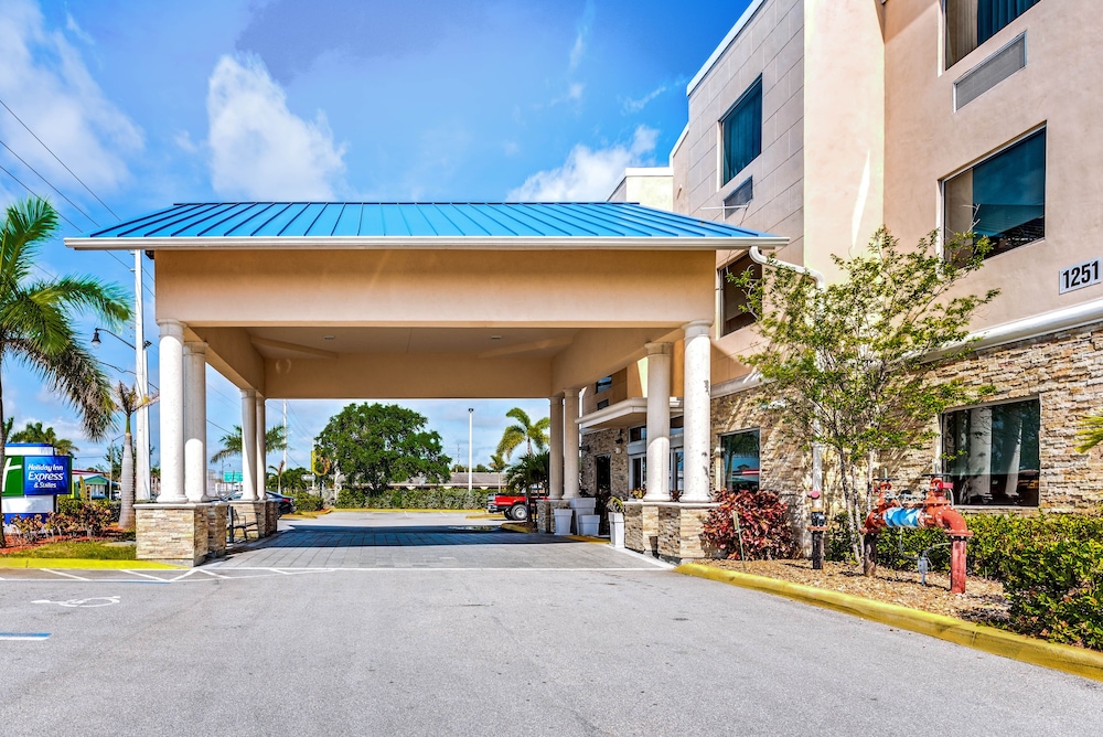 holiday inn express and suites lantana by ihg