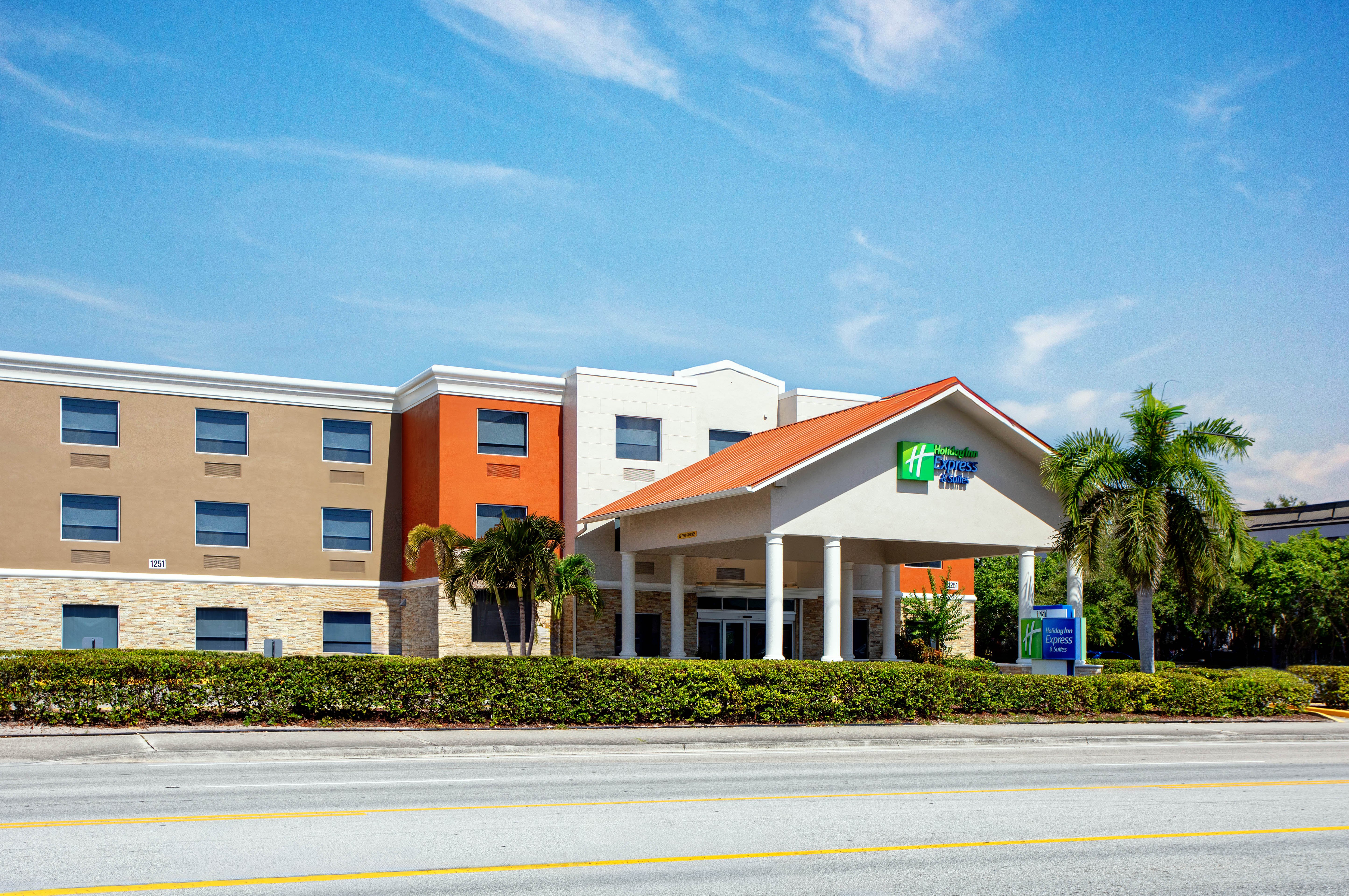 holiday inn express and suites lantana by ihg