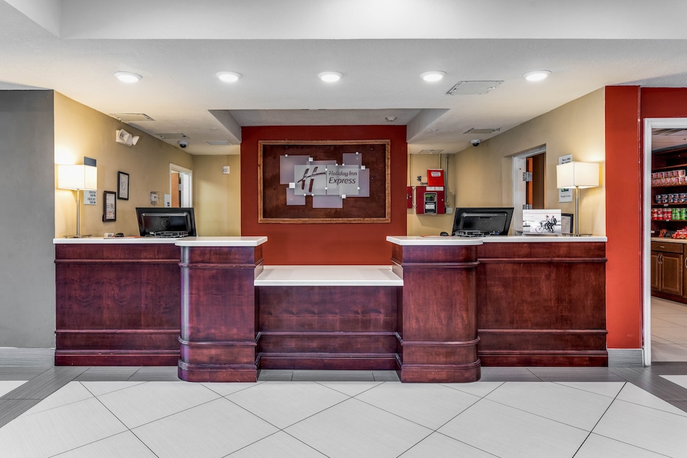 holiday inn express and suites lantana by ihg