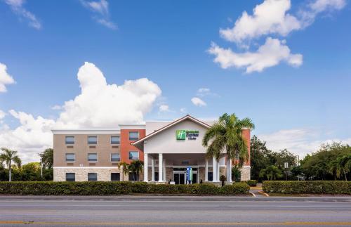 holiday inn express and suites lantana by ihg