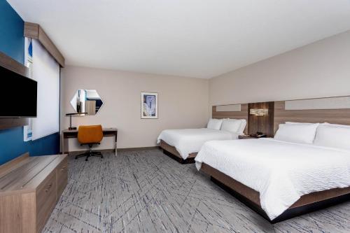 holiday inn express and suites lantana by ihg