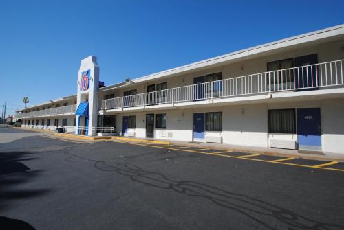 motel 6 chicopee ma springfield