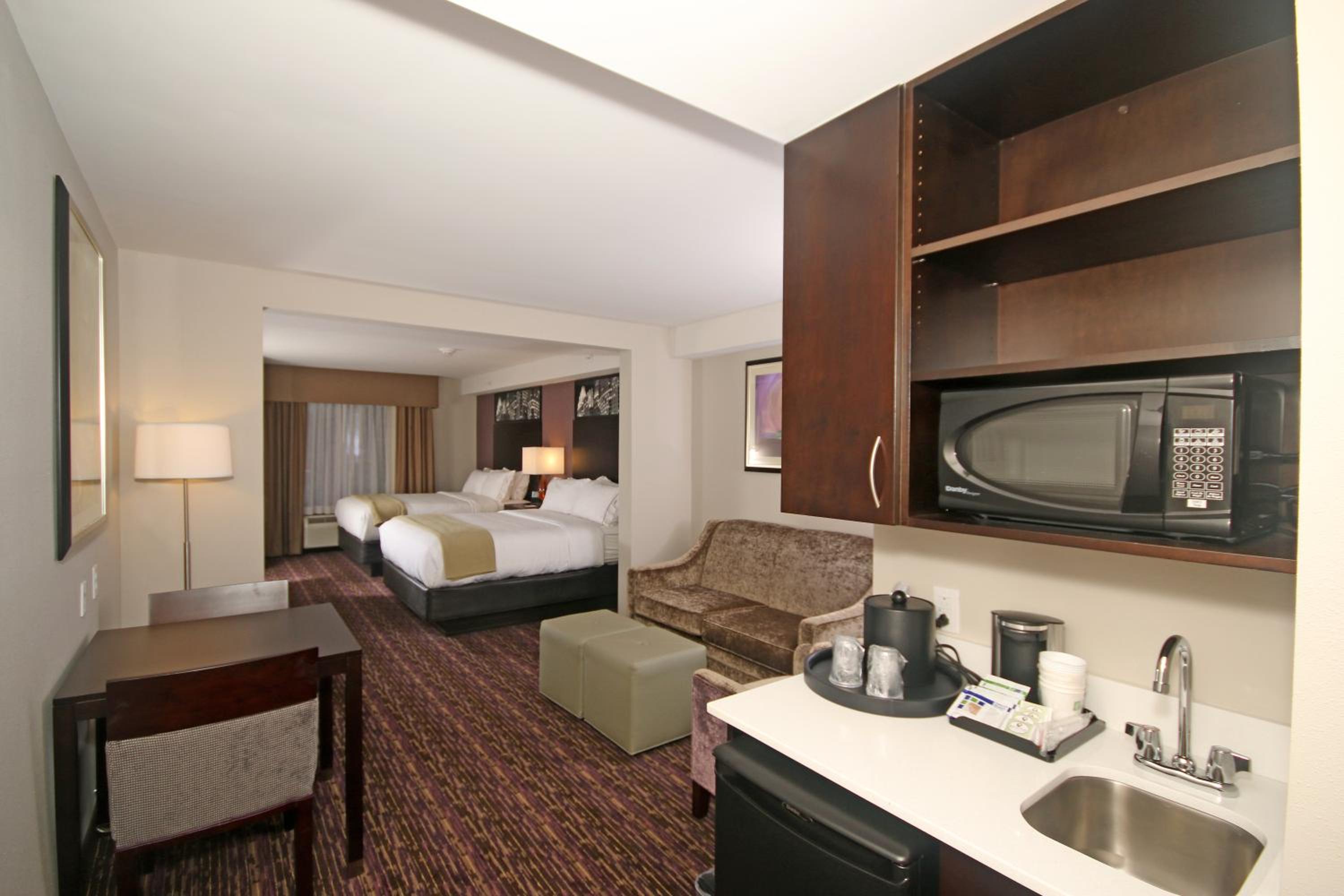 holiday inn express and suites charlotte north by ihg
