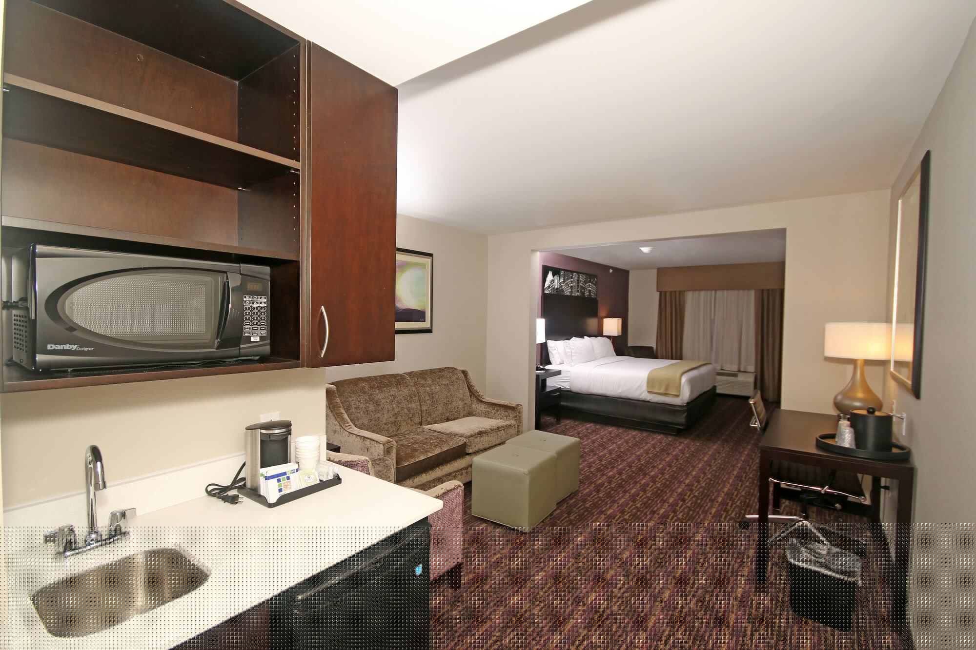 holiday inn express and suites charlotte north by ihg
