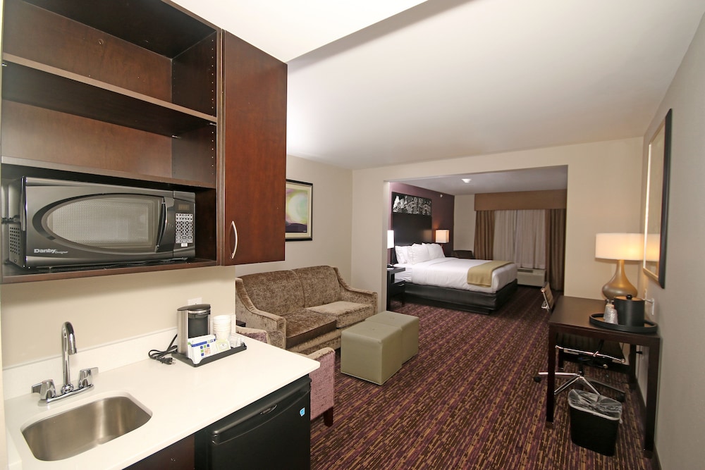 holiday inn express and suites charlotte north by ihg