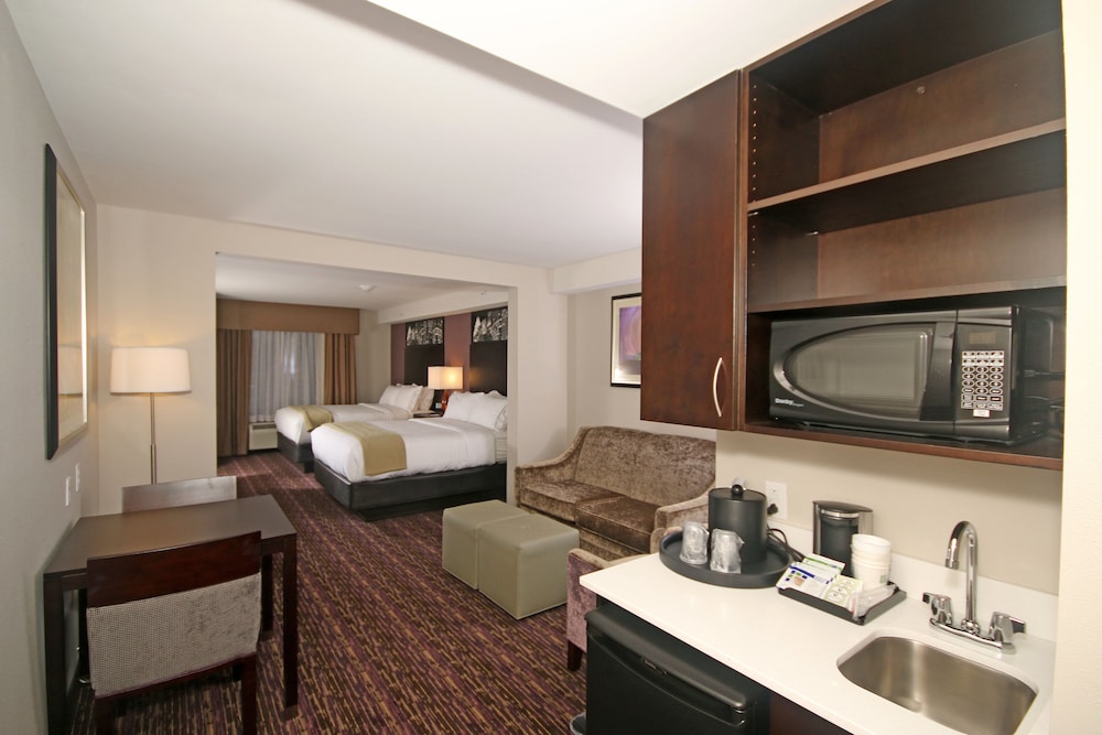 holiday inn express and suites charlotte north by ihg