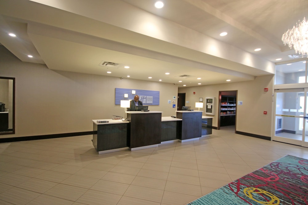 holiday inn express and suites charlotte north by ihg