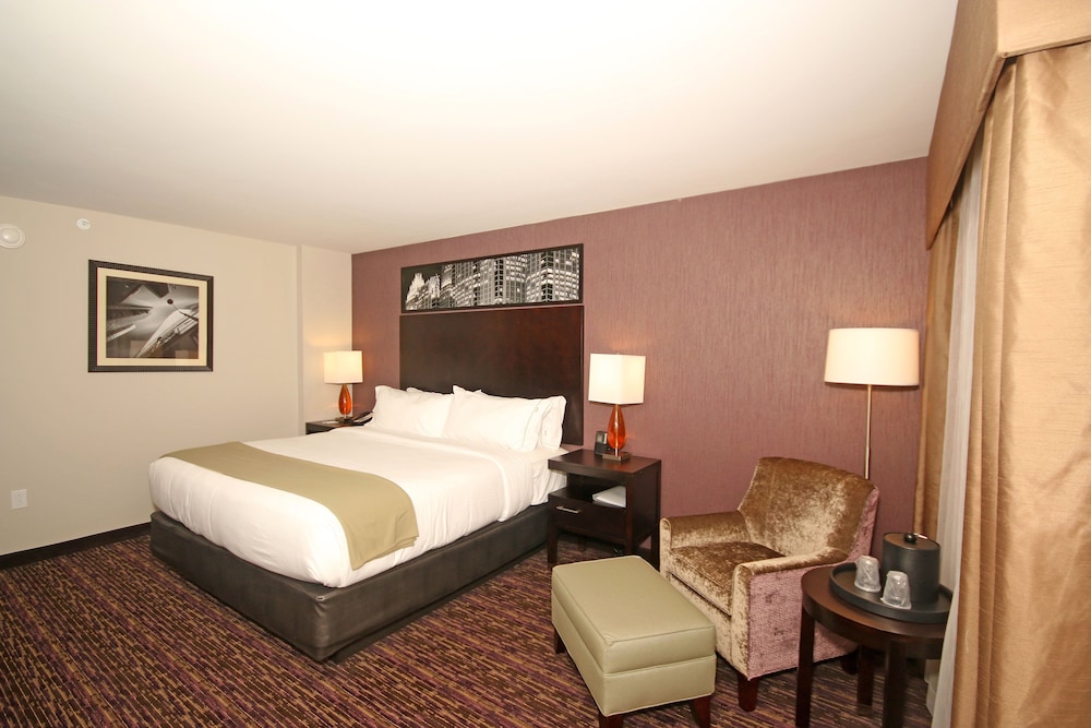 holiday inn express and suites charlotte north by ihg