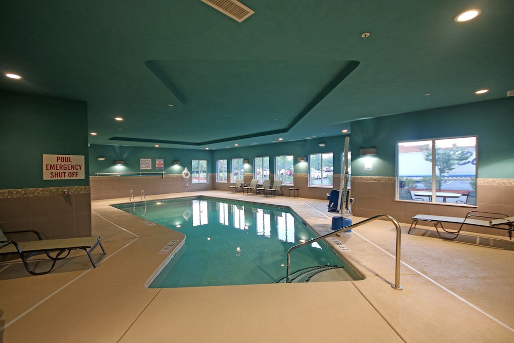 holiday inn express and suites charlotte north by ihg