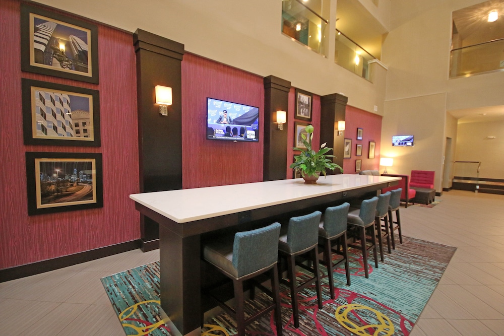 holiday inn express and suites charlotte north by ihg
