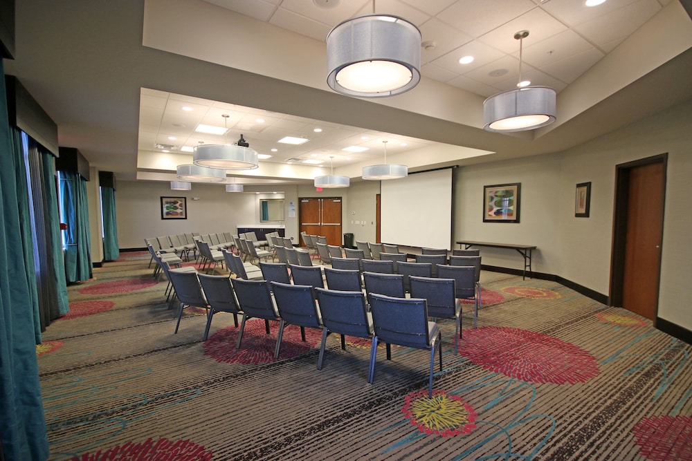holiday inn express and suites charlotte north by ihg