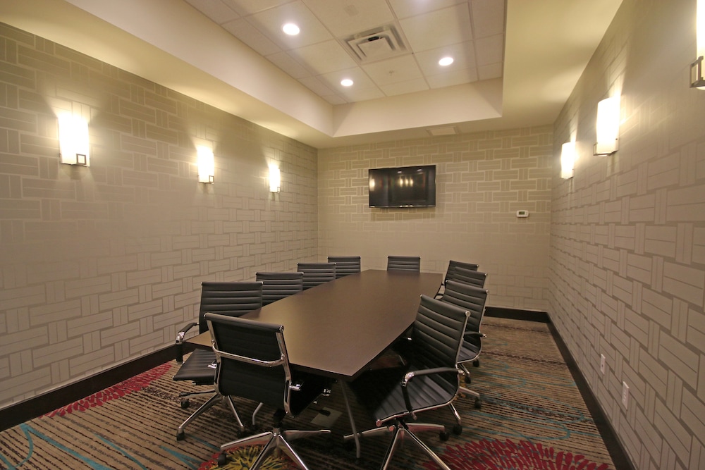 holiday inn express and suites charlotte north by ihg