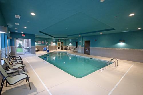 holiday inn express and suites charlotte north by ihg