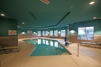 Holiday Inn Express & Suites Charlotte North By Ihg,Huntersville>>Charlotte,3 star