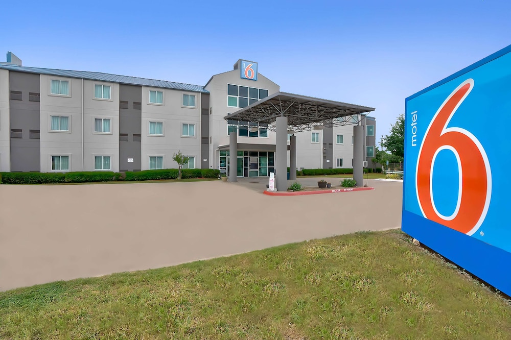 motel 6 benbrook tx fort worth