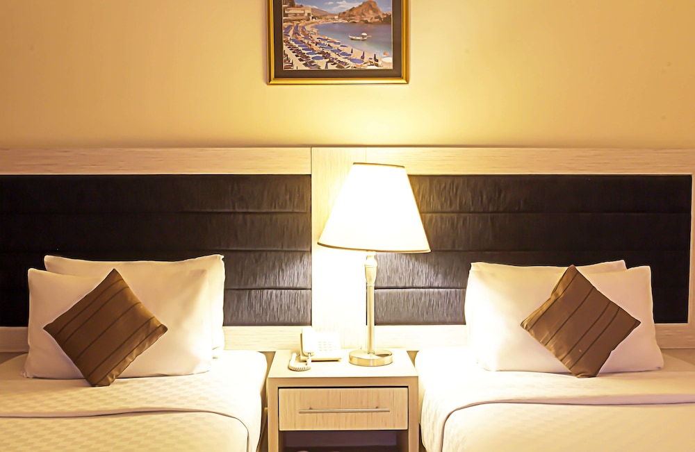 royal hotel and villa batu