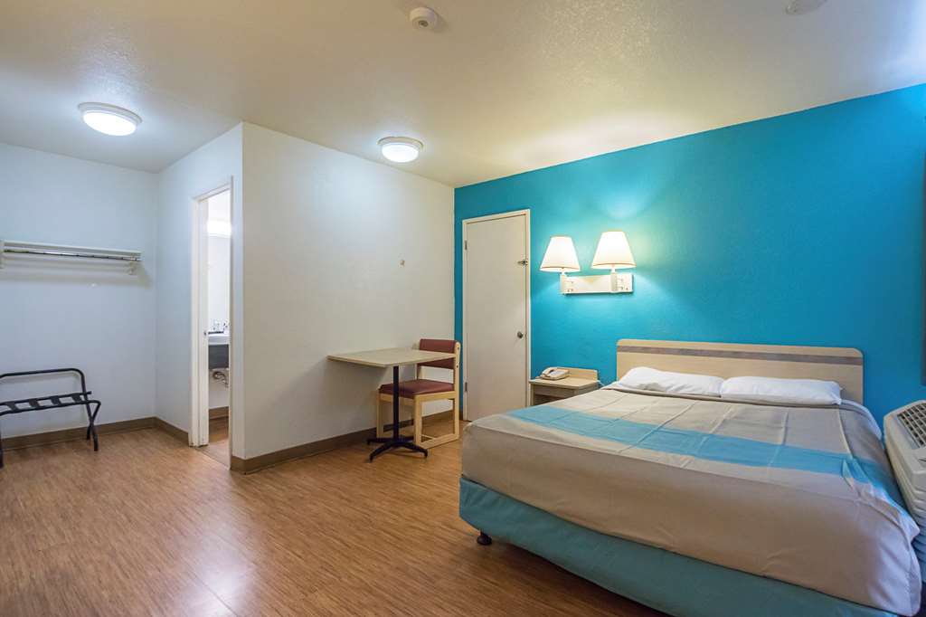 motel 6 rochester mn