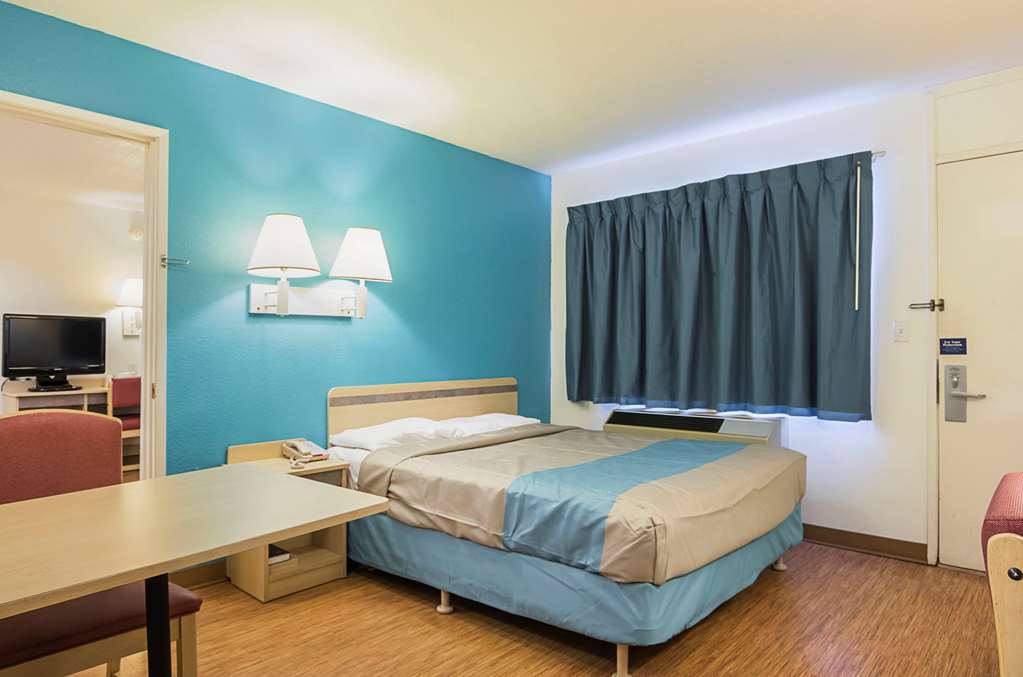 motel 6 rochester mn