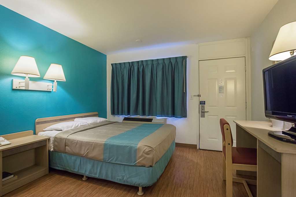 motel 6 rochester mn